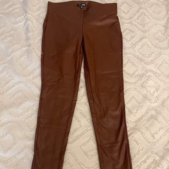Fashions Nova faux leather pants - Picture 2 of 7